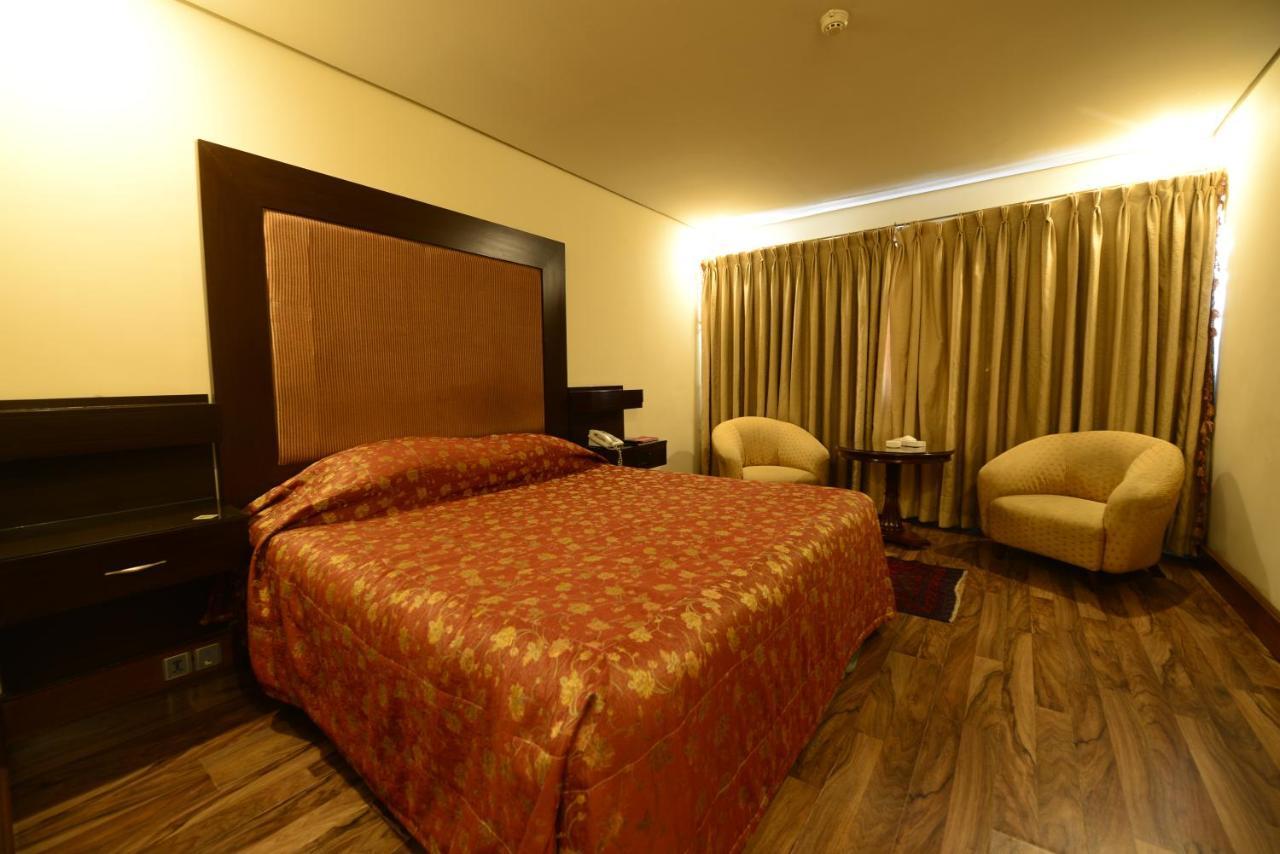 Regency Inn Lahore Exterior foto