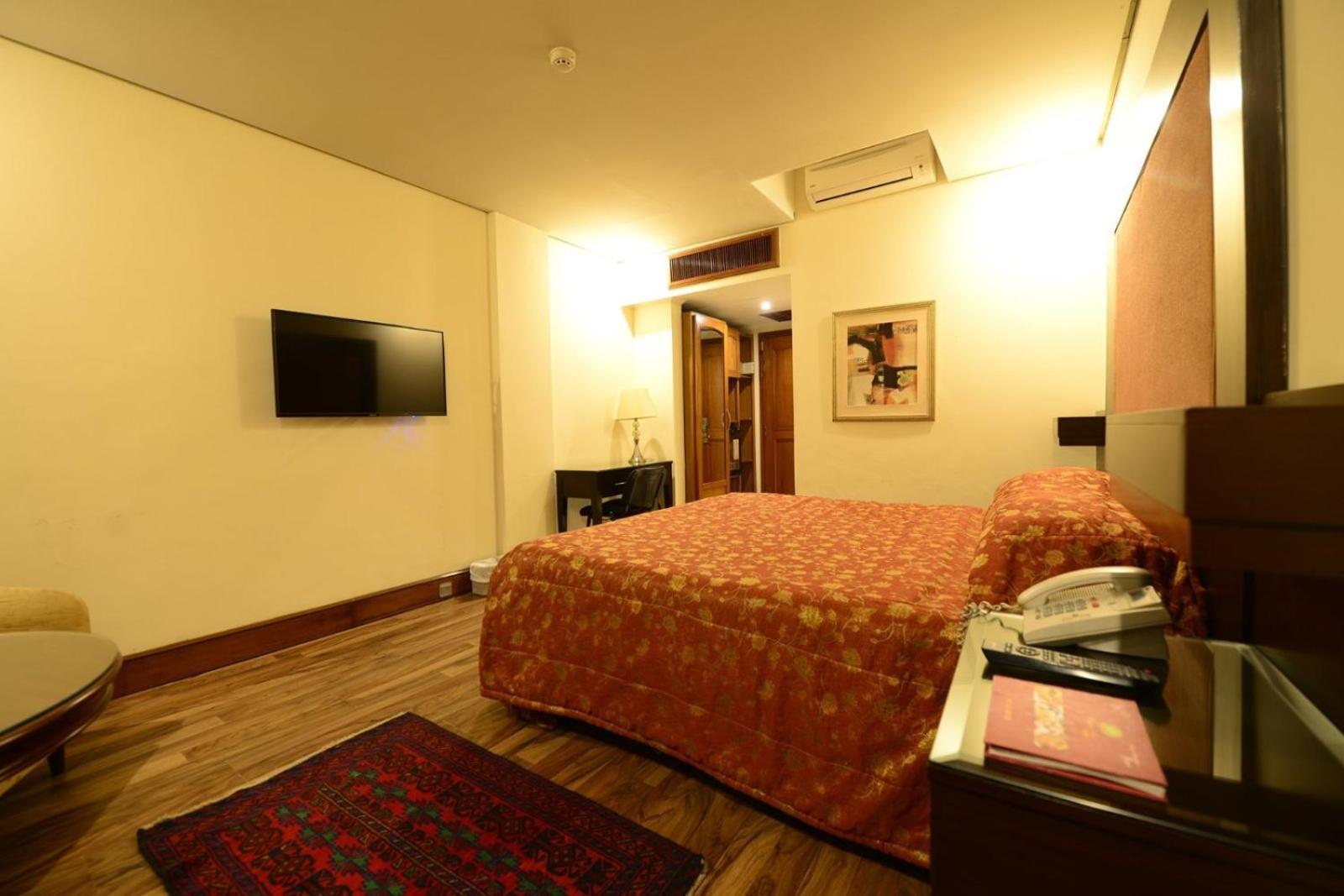 Regency Inn Lahore Exterior foto